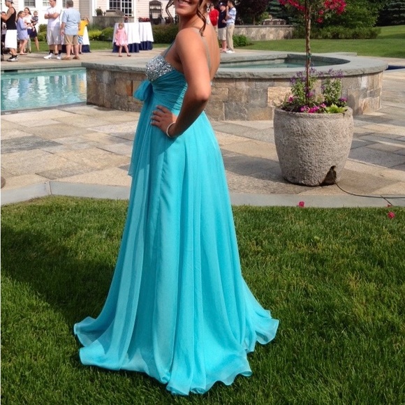 Prom dress - Picture 3 of 4